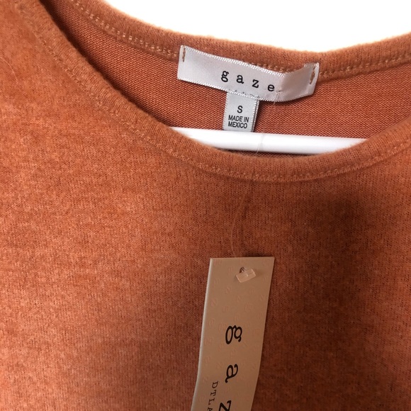 Bottom Ruffle Top - Picture 3 of 3